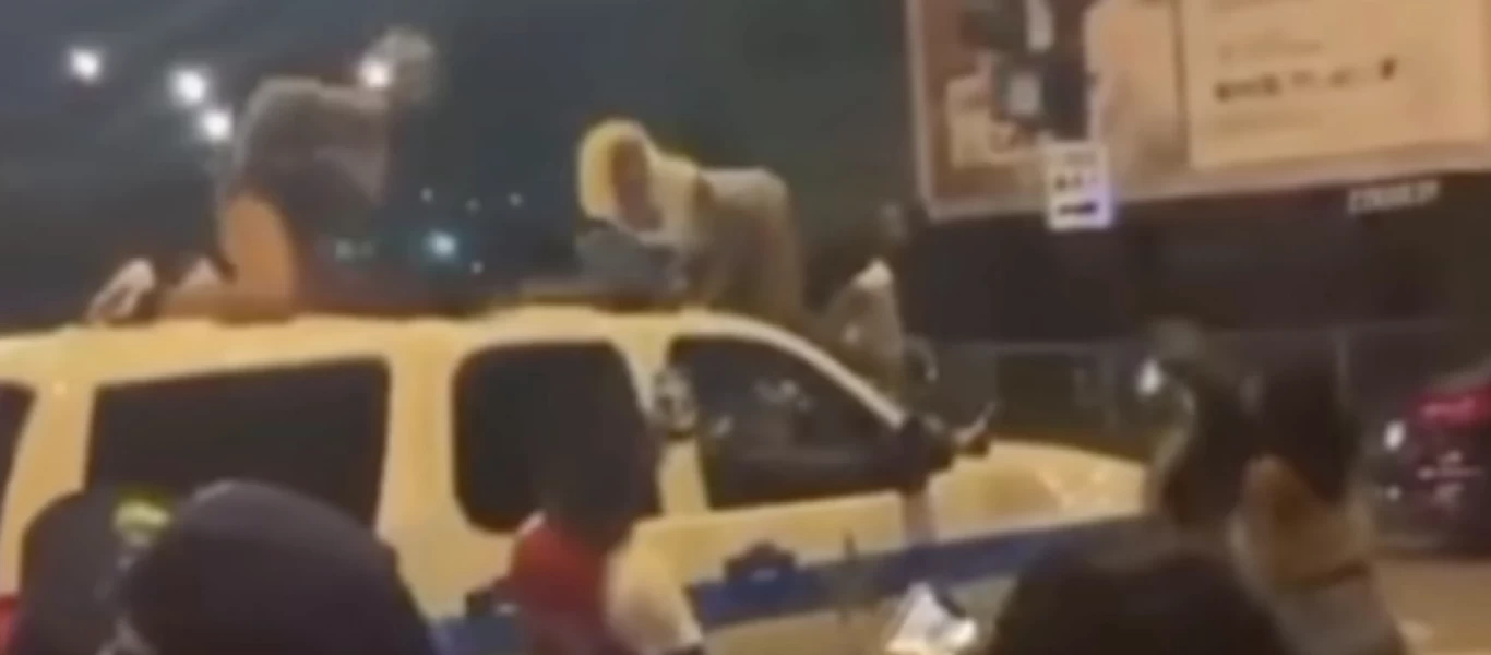 Σάλος στις ΗΠΑ με γυναίκες να χορεύουν twerking πάνω σε όχημα της αστυνομίας (βίντεο)